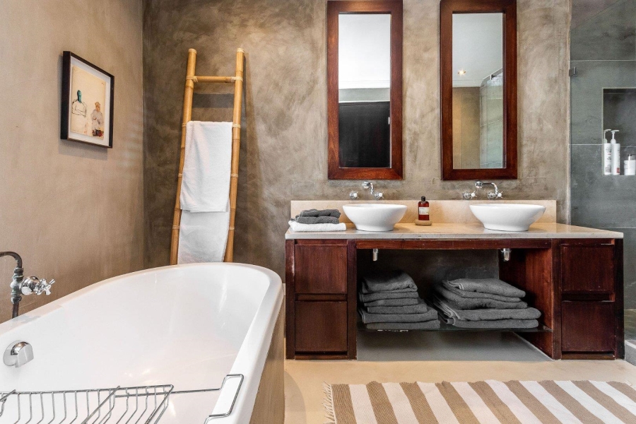 To Let 3 Bedroom Property for Rent in Fresnaye Western Cape